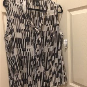 Black and White NWT XL NEW DIRECTIONS Top
